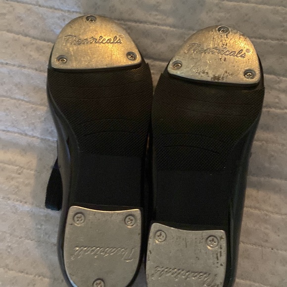 Theatrical brand tap shoes. Worn a few months before she outgrew. Size 12 - Picture 4 of 4